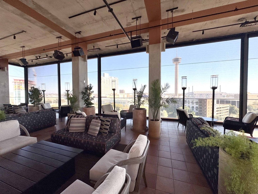 The New Restaurant Luxury Isn't Food - It's Comfort