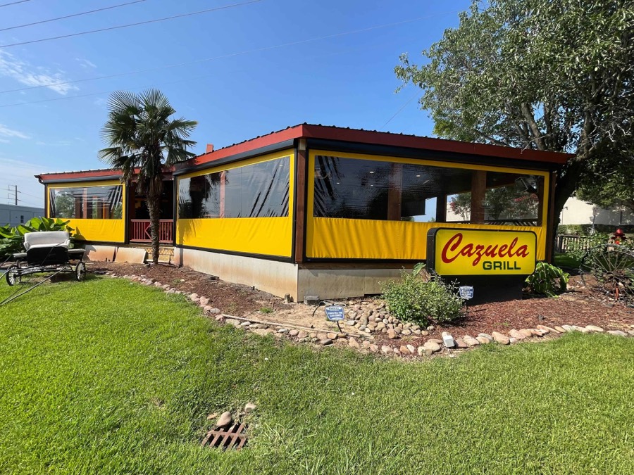 Cazuela Grill, Jackson MS &mdash; clear vinyl enclosure with solid valance