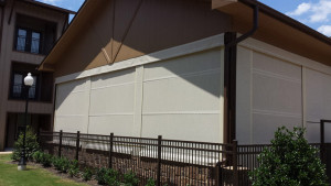 hand-crank-patio-enclosures-13