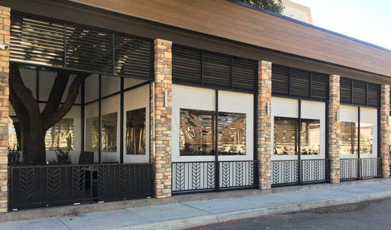 heavy-duty-cafe-blinds