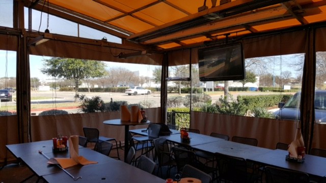 Pluckers Wing Bar