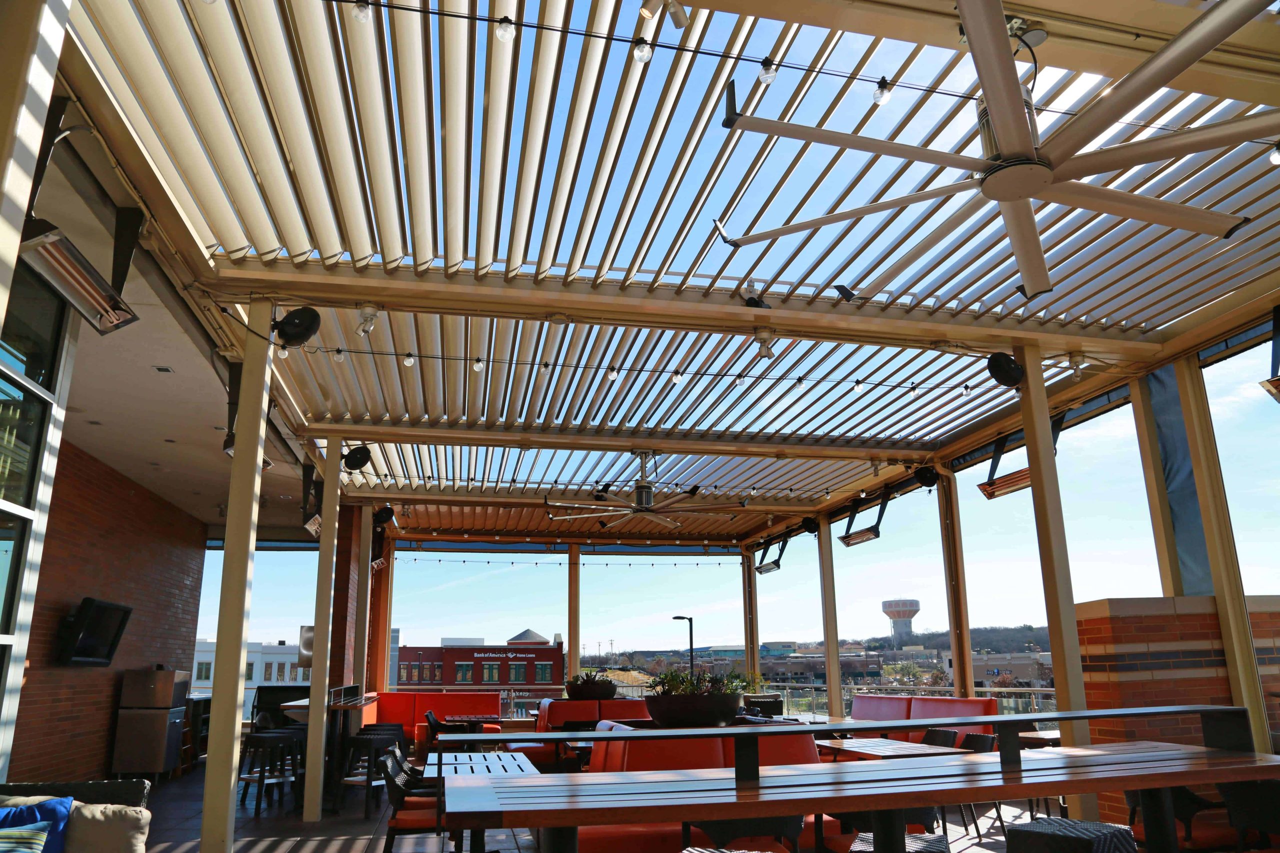 louvered roof system louvered roof system del frisco texas restaurant 160 degrees louvers outdoor patio sunset